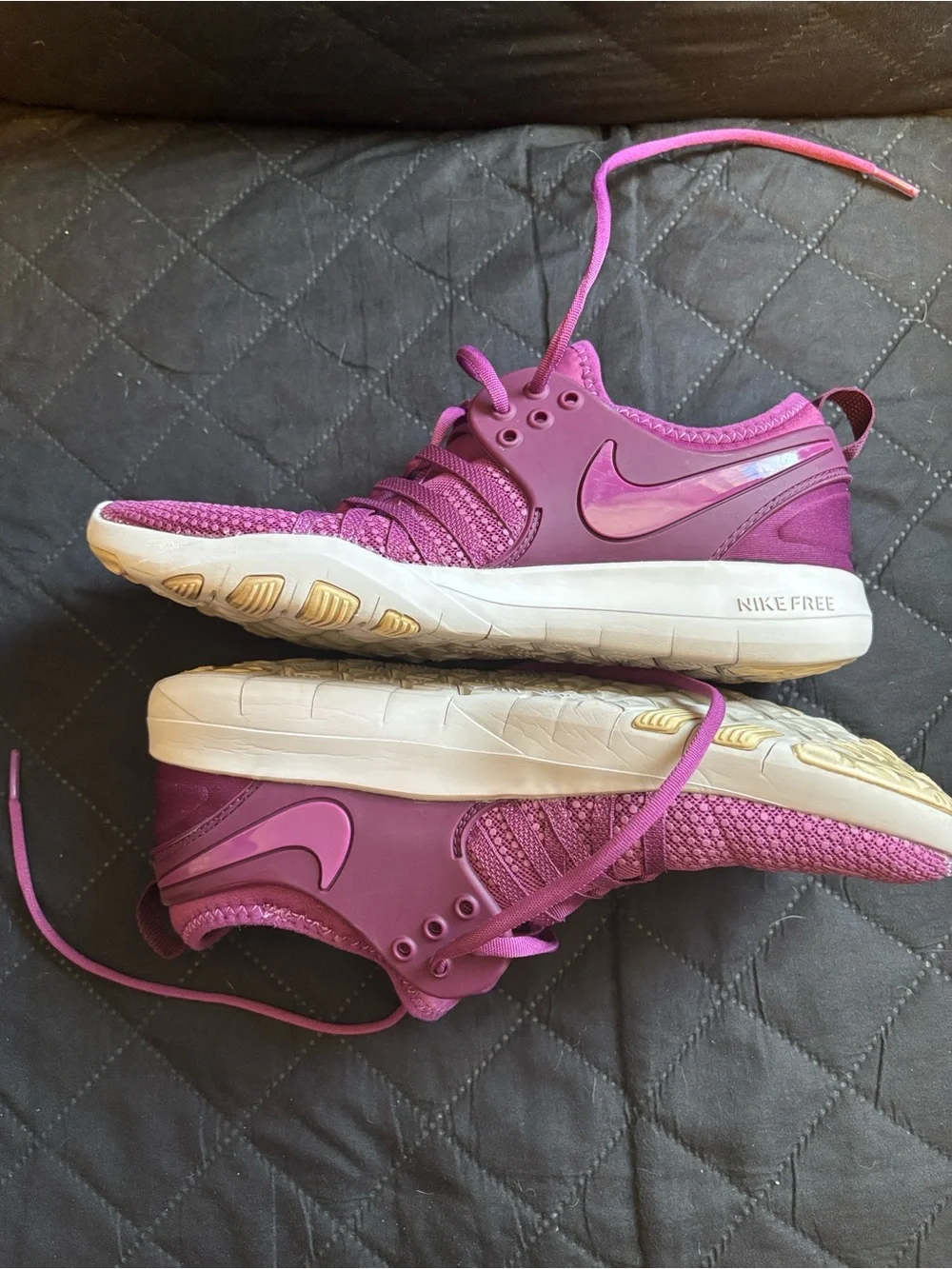 Nike Women's Size 8 Athletic Running Shoes in Magenta